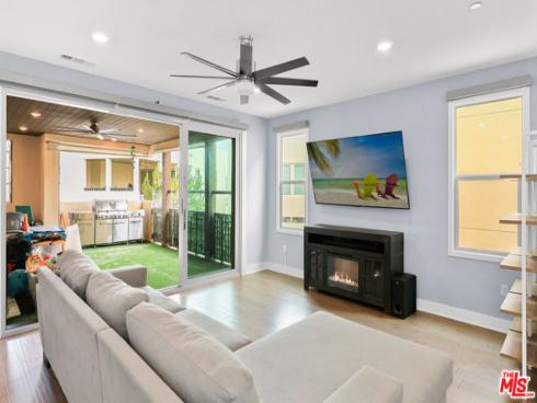 116 Catalyst , Irvine, CA