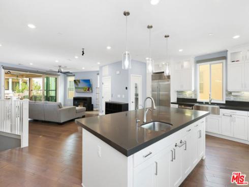 116 Catalyst , Irvine, CA