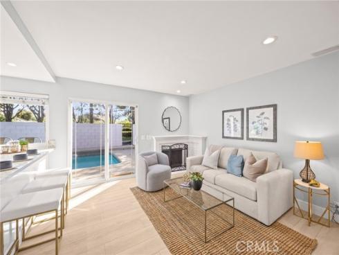 15  Bluecoat  , Irvine, CA