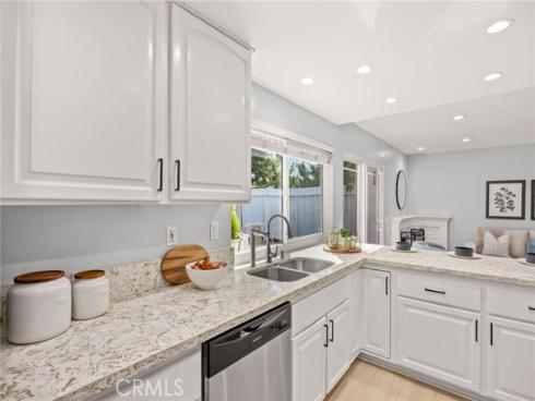 15  Bluecoat  , Irvine, CA