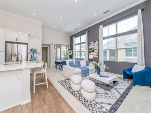 68 Rose Arch , Irvine, CA