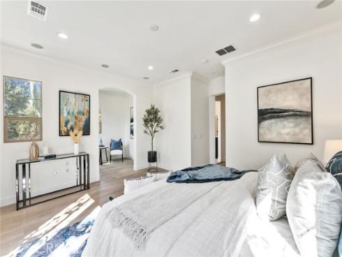 100  Alhambra  , Irvine, CA