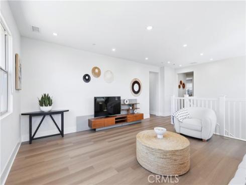 63 Longchamp , Irvine, CA
