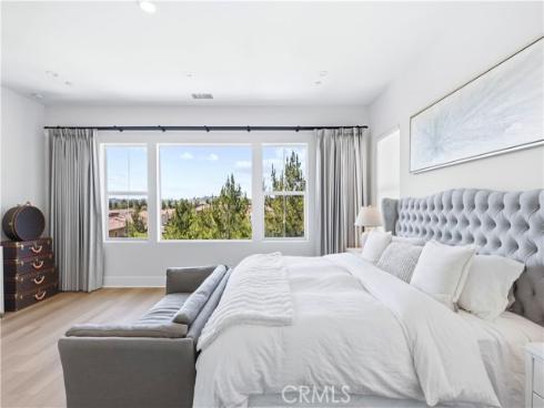 63 Longchamp , Irvine, CA