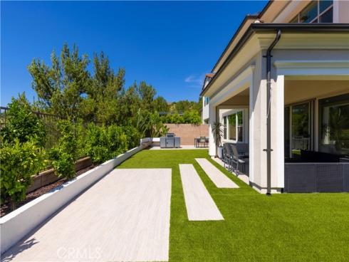 63 Longchamp , Irvine, CA