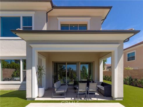 63 Longchamp , Irvine, CA