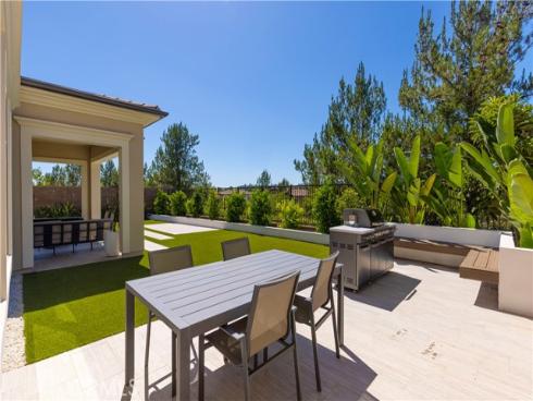 63 Longchamp , Irvine, CA