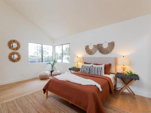 10 Morena 8 , Irvine, CA