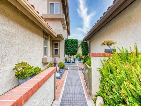 55 Fabriano , Irvine, CA