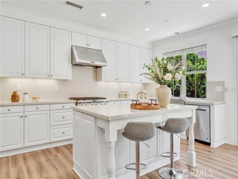 104 Beechmont , Irvine, CA