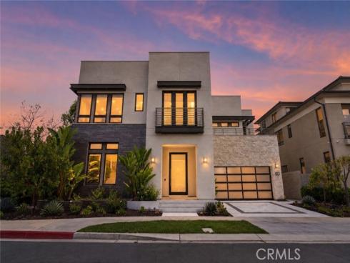 61 Iluna , Irvine, CA