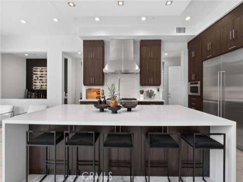 61 Iluna , Irvine, CA