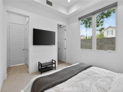 61 Iluna , Irvine, CA