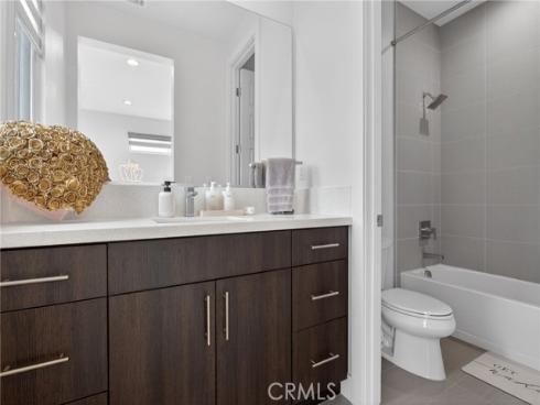 61 Iluna , Irvine, CA