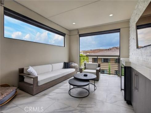 61 Iluna , Irvine, CA