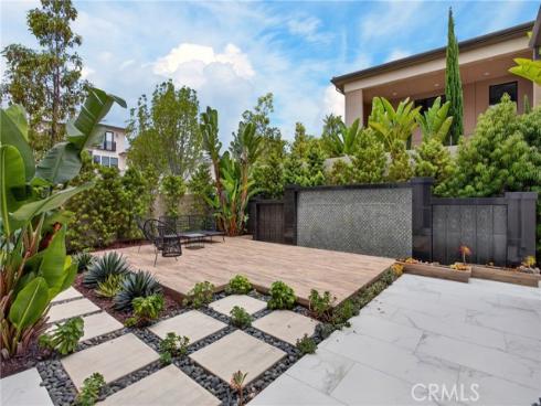 61 Iluna , Irvine, CA