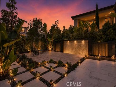 61 Iluna , Irvine, CA