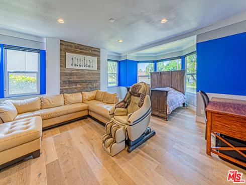 6 Sirius , Irvine, CA