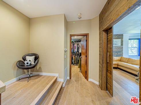6 Sirius , Irvine, CA
