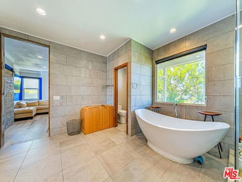 6 Sirius , Irvine, CA