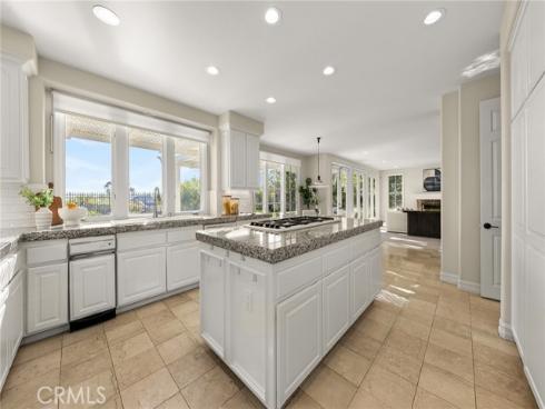5 Chester , Irvine, CA