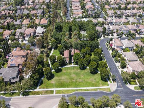 270  Lockford  , Irvine, CA