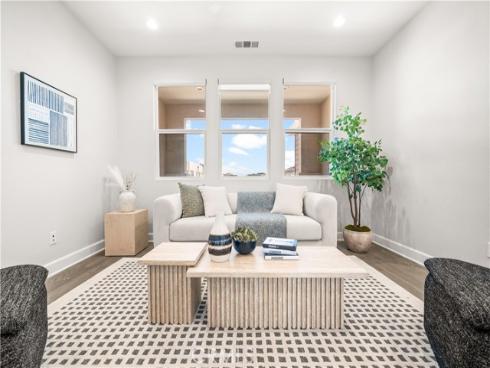 133 Chant , Irvine, CA