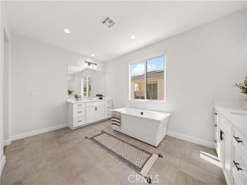 133 Chant , Irvine, CA
