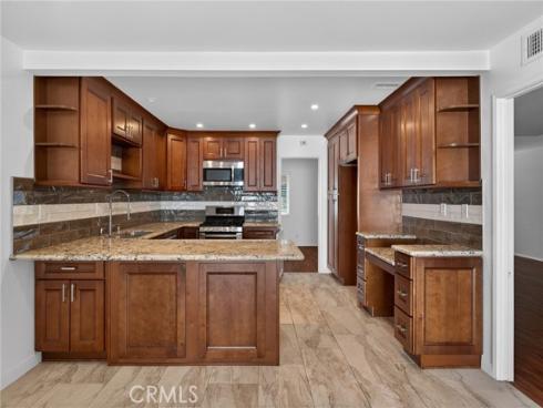 11  Redwood Tree  , Irvine, CA