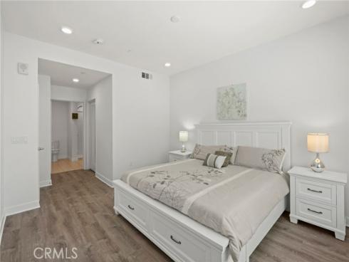 1218  Nolita  , Irvine, CA