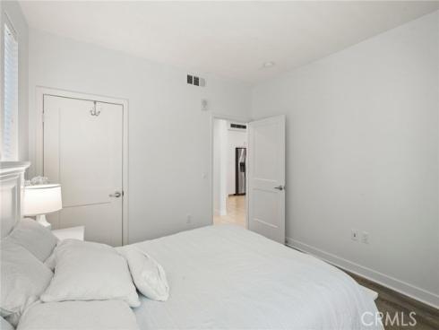 1218  Nolita  , Irvine, CA