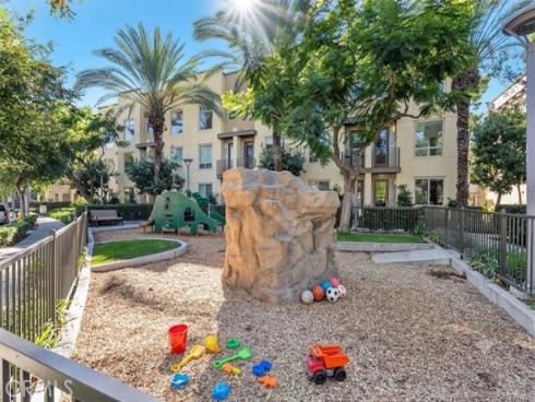 1218  Nolita  , Irvine, CA