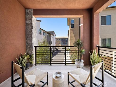 259  Lynx  , Irvine, CA