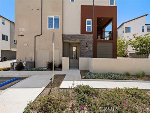 259  Lynx  , Irvine, CA