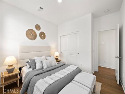 259  Lynx  , Irvine, CA
