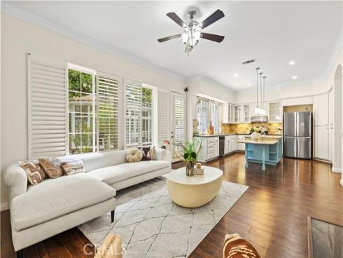 82 Winslow Lane, Irvine, CA