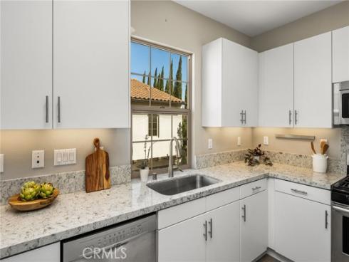 111 Tallowood , Irvine, CA