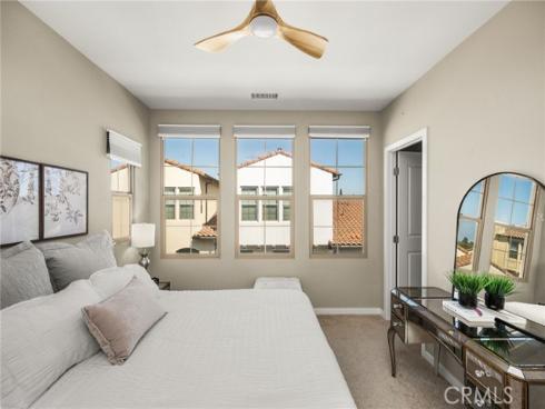 111 Tallowood , Irvine, CA