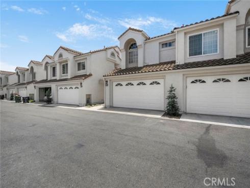 10 Agostino , Irvine, CA