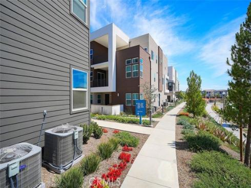 523  Mulligan  , Irvine, CA