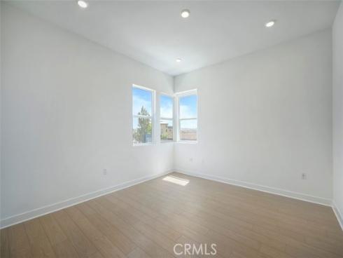 523  Mulligan  , Irvine, CA