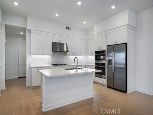 523  Mulligan  , Irvine, CA