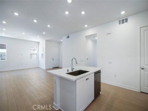 523  Mulligan  , Irvine, CA