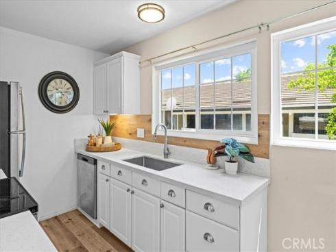 208  Springview  , Irvine, CA