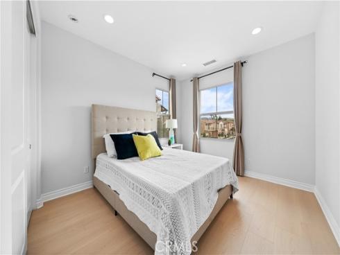 125  Lovelace  , Irvine, CA