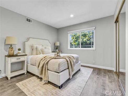 20 Farragut , Irvine, CA