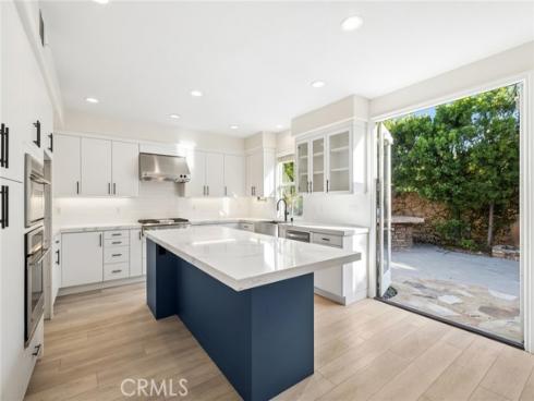 62 Logan , Irvine, CA