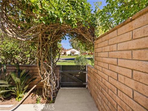15  Eucalyptus  , Irvine, CA
