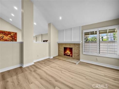 49 Pinewood , Irvine, CA