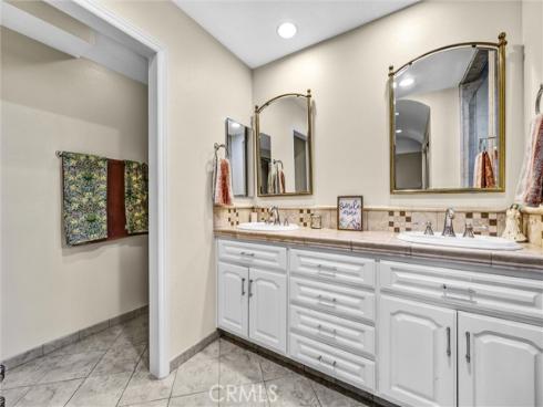 49 Pinewood , Irvine, CA